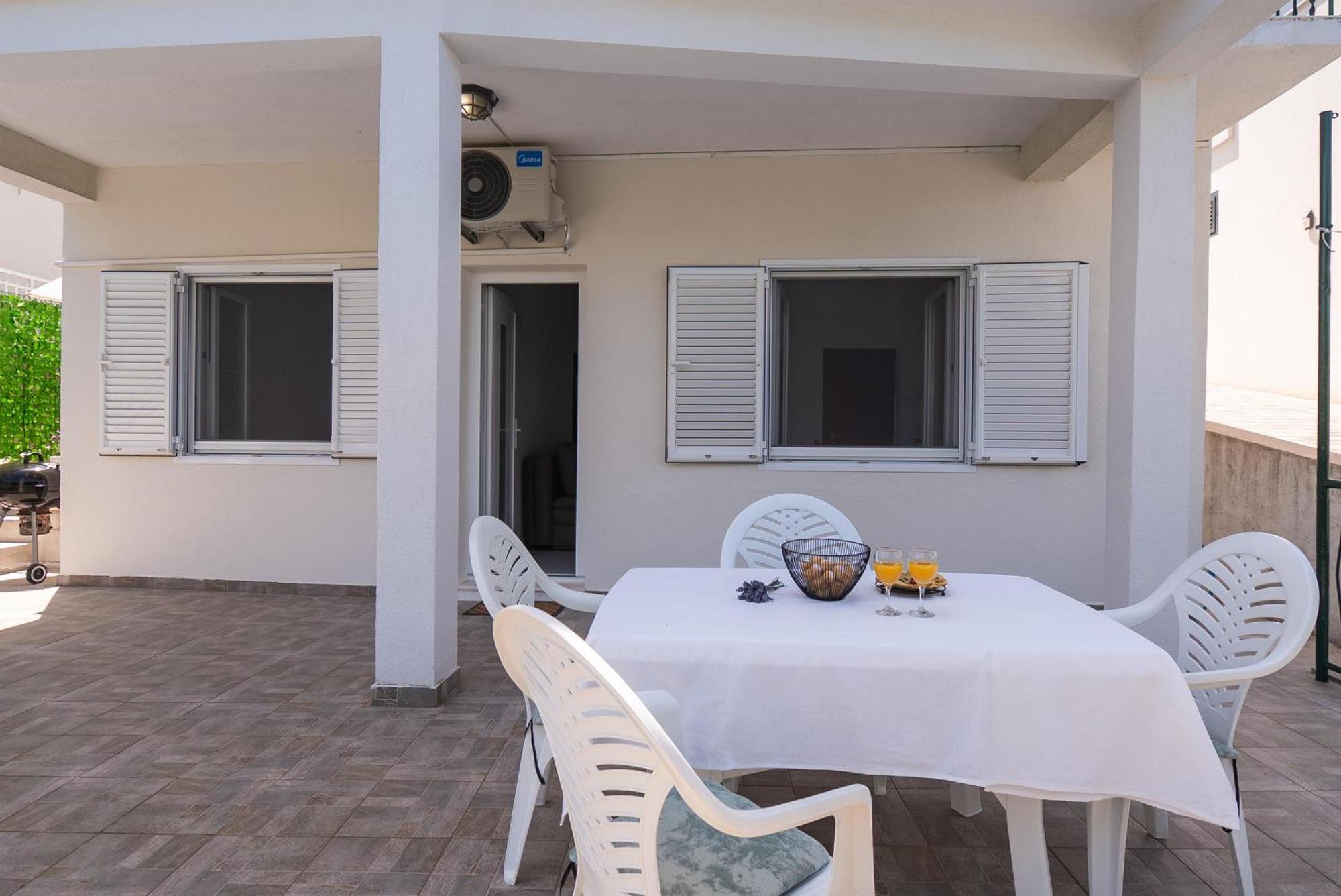 Apartments Ivica Primosten Exterior photo