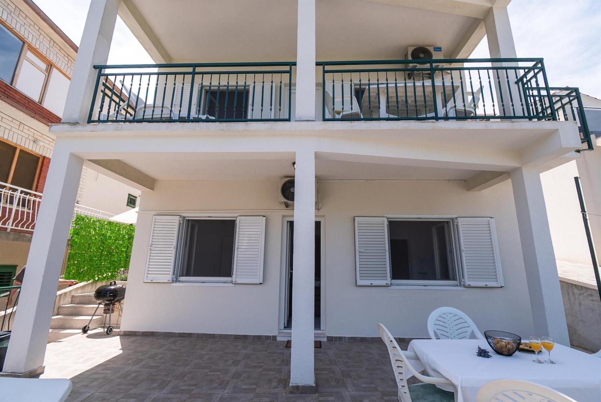 Apartments Ivica Primosten Exterior photo